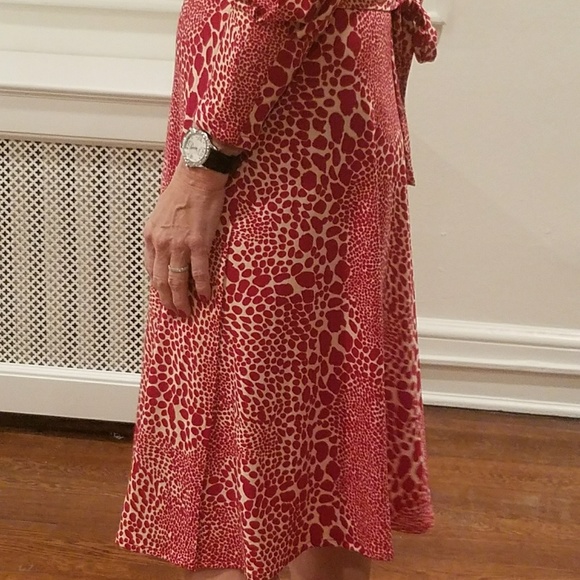 NWT Flattering Wrap Around in Soft Knit L - Picture 4 of 8